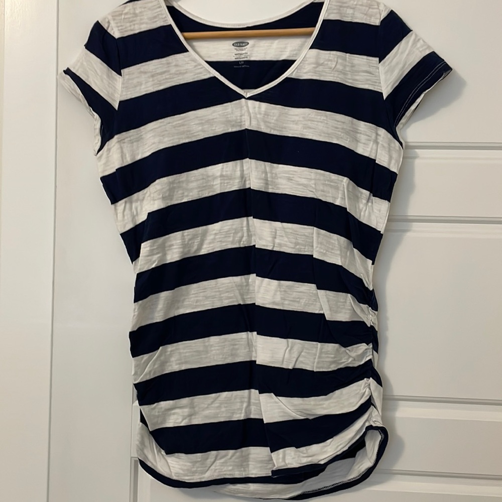 Old Navy Maternity shirt